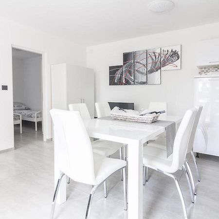 New Family 2 Bedroom Apartment Vodnjan Exterior photo