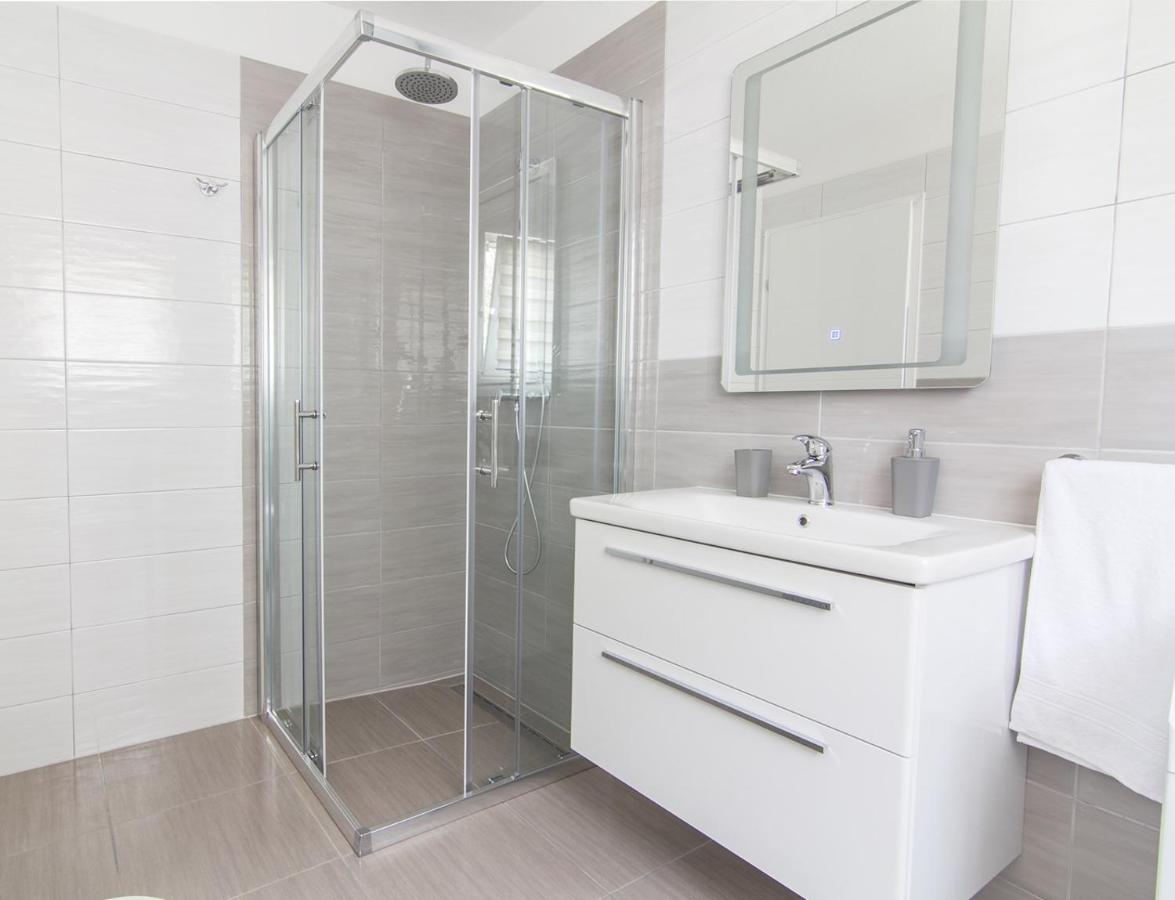 New Family 2 Bedroom Apartment Vodnjan Exterior photo